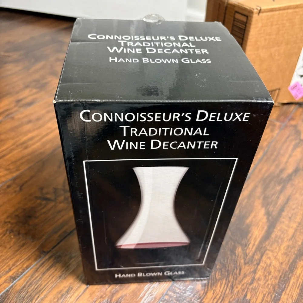 Connoisseur Deluxe Wine Decanter Unisex Clear Hand Blown Glass Traditional‎